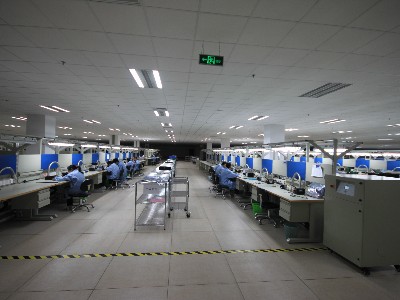 手工多工位锡焊净化｜PF1600i烟雾净化器解决方案